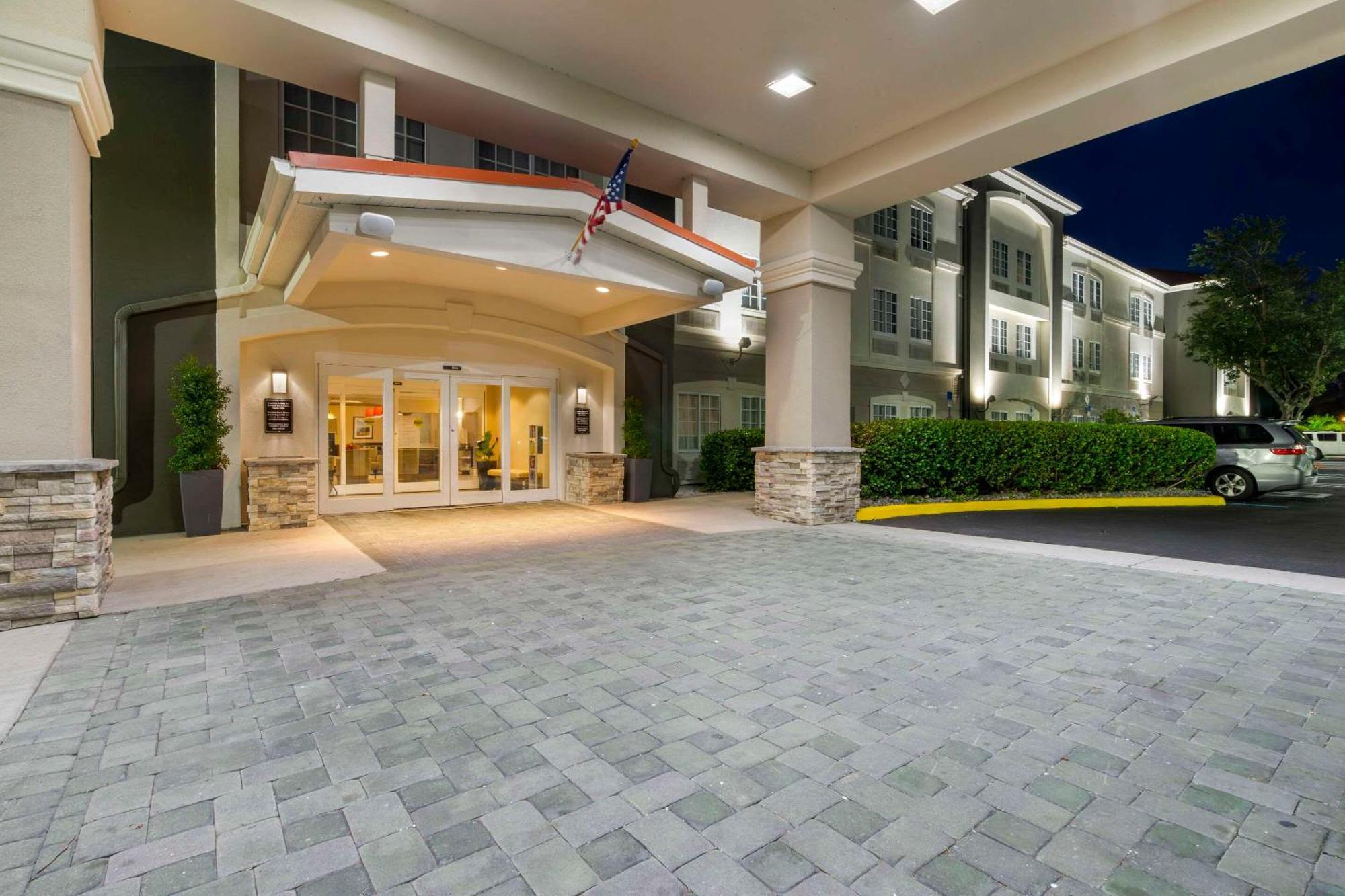 Comfort Inn & Suites Port Charlotte-Punta Gorda Ngoại thất bức ảnh